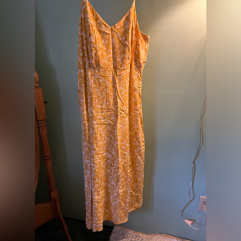 Old Navy Maxi Dress-yellow with White floral